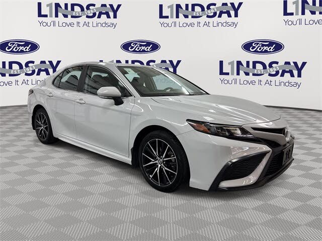 2024 Toyota Camry SE FWD