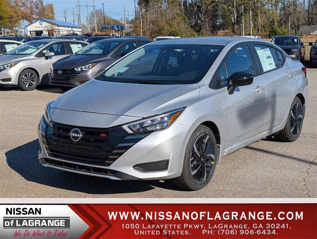 2025 Nissan Versa SR FWD