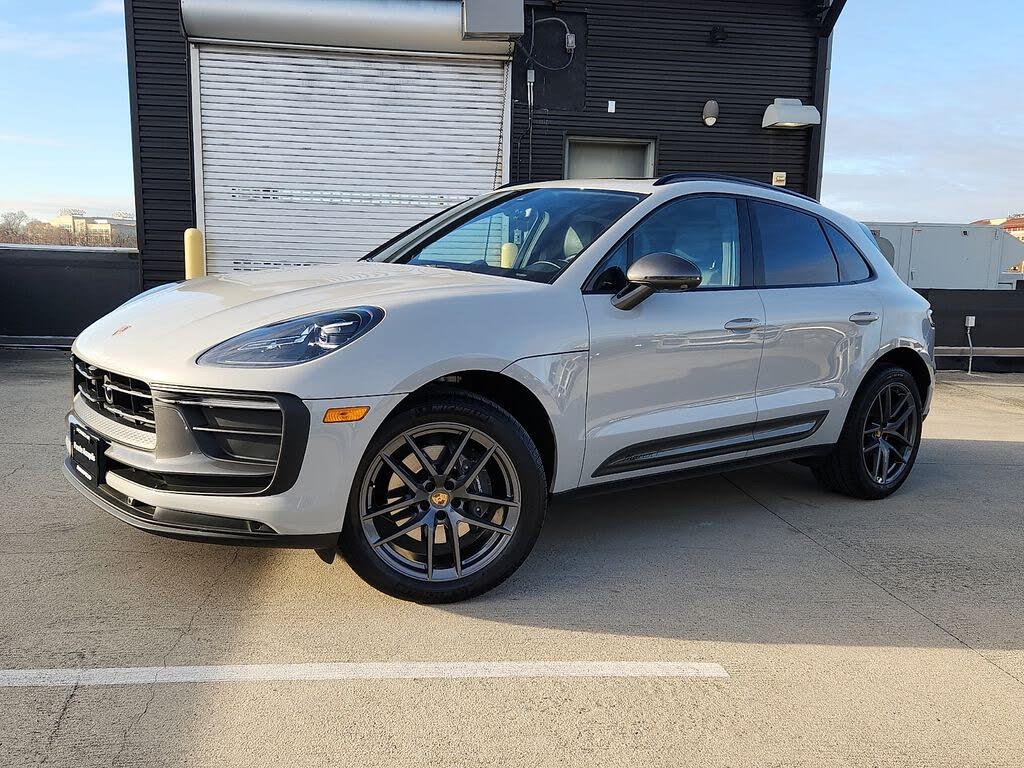 2025 Porsche Macan T AWD
