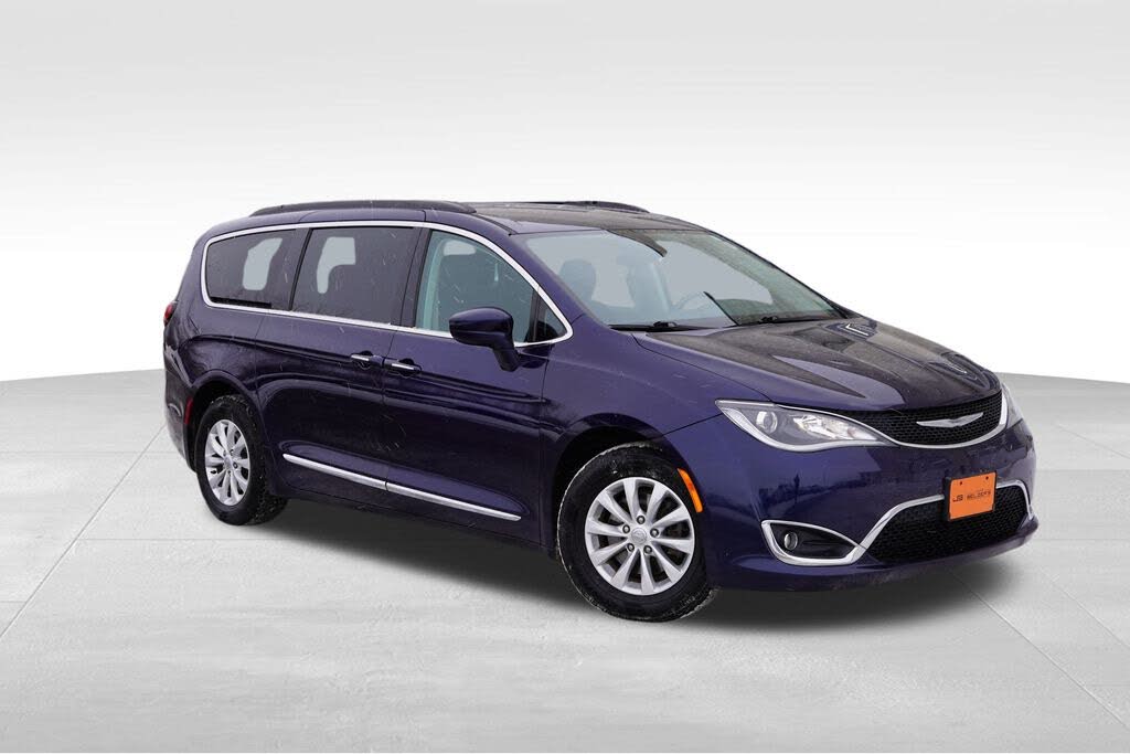 2017 Chrysler Pacifica Touring L FWD