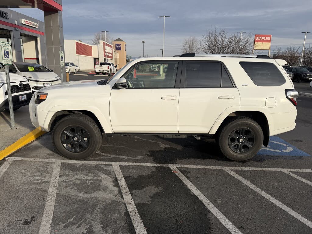 2024 Toyota 4Runner SR5 Premium 4WD