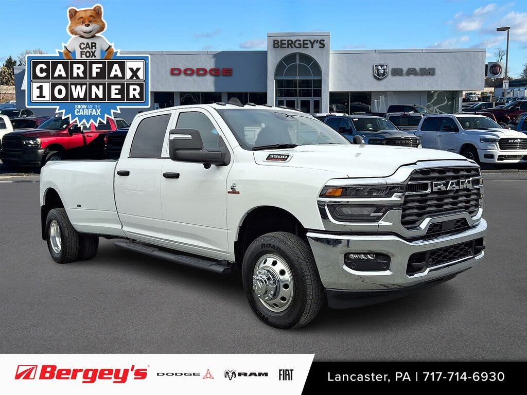 2025 RAM 3500 Tradesman Crew Cab LB DRW 4WD