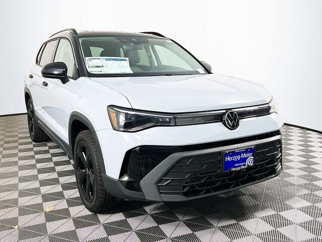 2026 Volkswagen Taos SE Black 4Motion