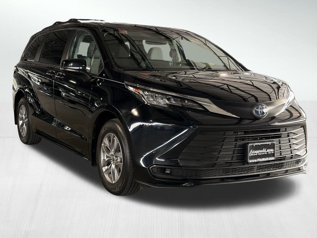 2023 Toyota Sienna LE 8-Passenger AWD