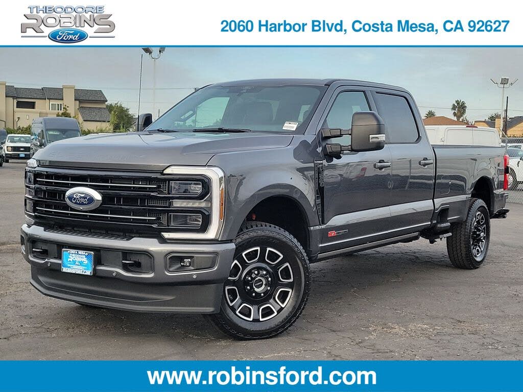 2026 Ford F-350 Super Duty Platinum Crew Cab 4WD