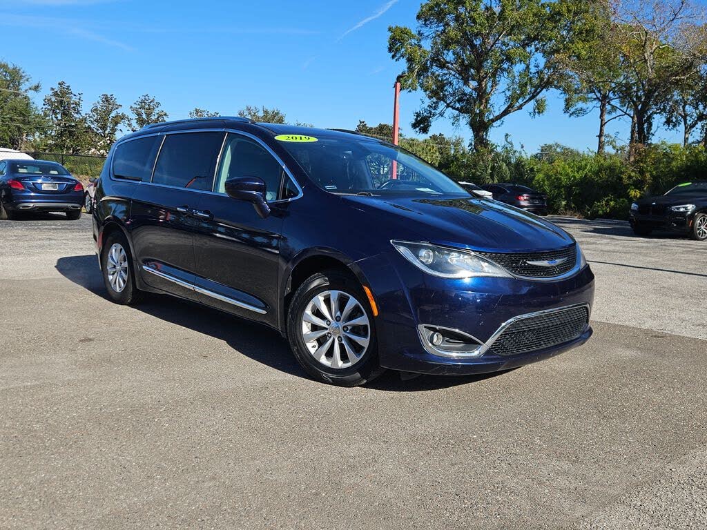 2019 Chrysler Pacifica Touring L FWD