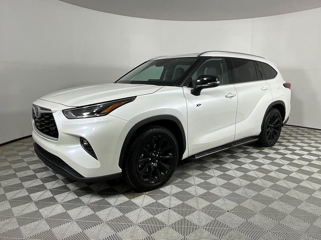 2021 Toyota Highlander XLE FWD