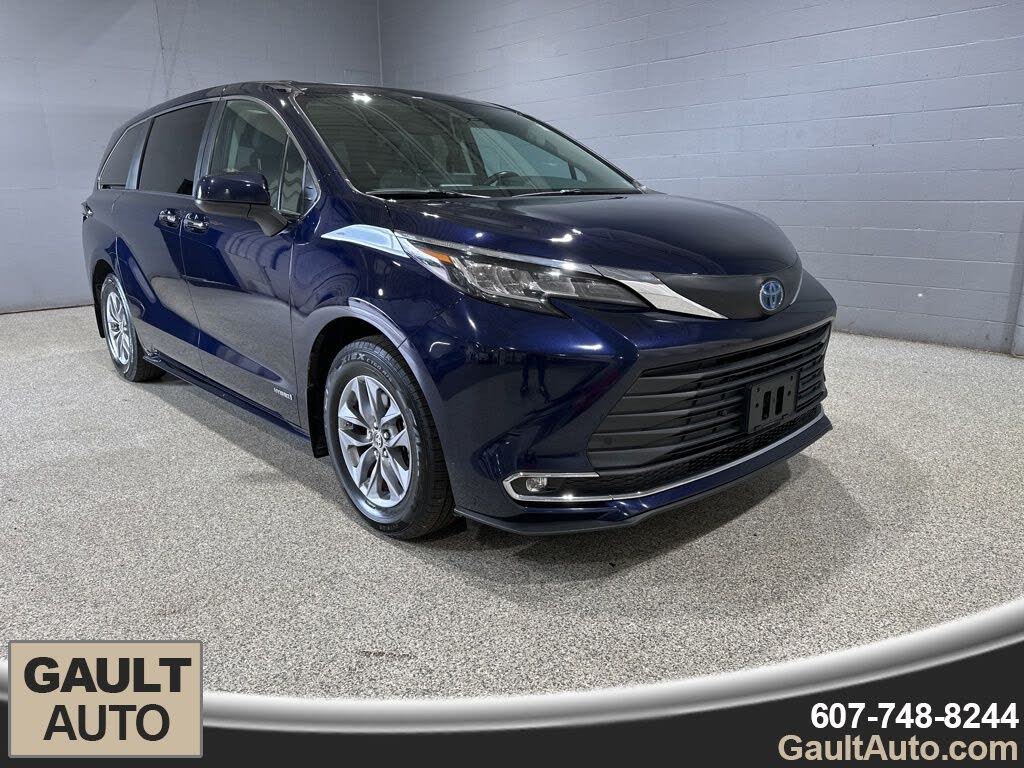 2021 Toyota Sienna XLE 7-Passenger AWD