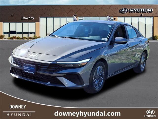 2024 Hyundai Elantra SEL FWD