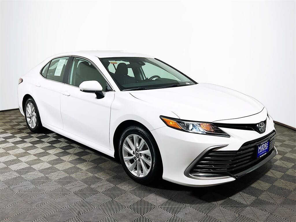 2024 Toyota Camry LE FWD