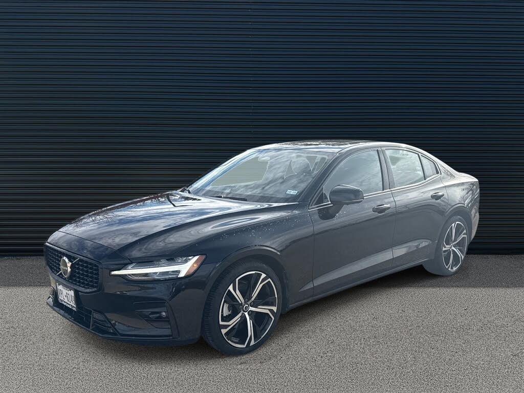 2024 Volvo S60 B5 Ultimate Dark Theme AWD