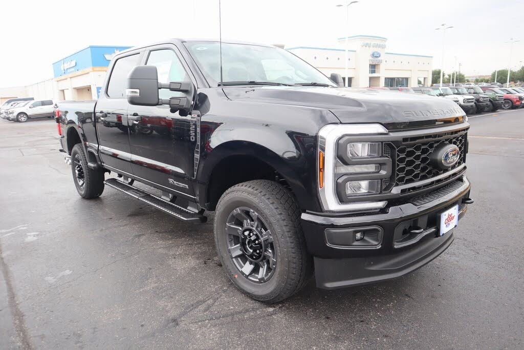 2025 Ford F-250 Super Duty XL Crew Cab 4WD