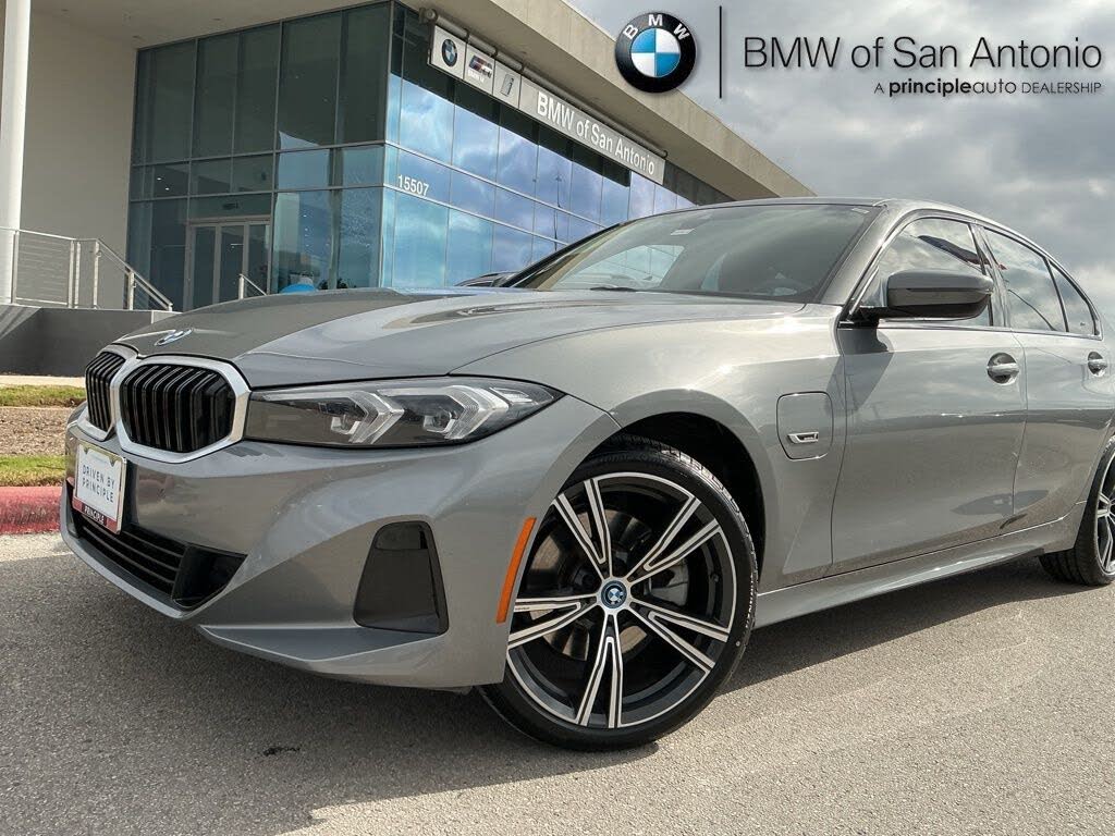 2023 BMW 3 Series 330e Hybrid Plug-in RWD