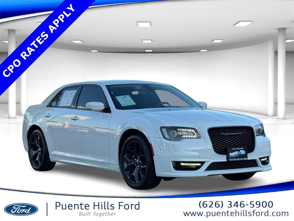2023 Chrysler 300 Touring L RWD
