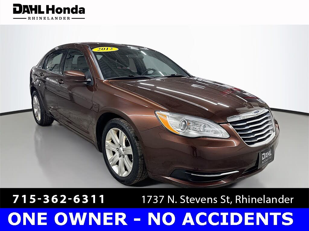 2012 Chrysler 200 Touring Sedan FWD