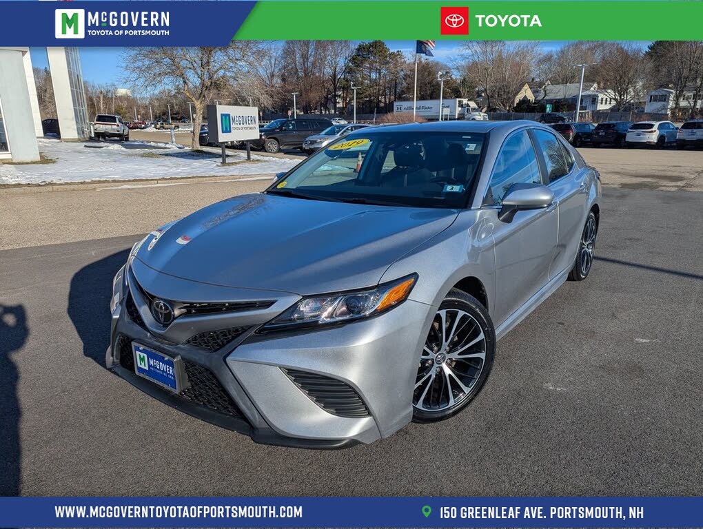 2019 Toyota Camry SE FWD