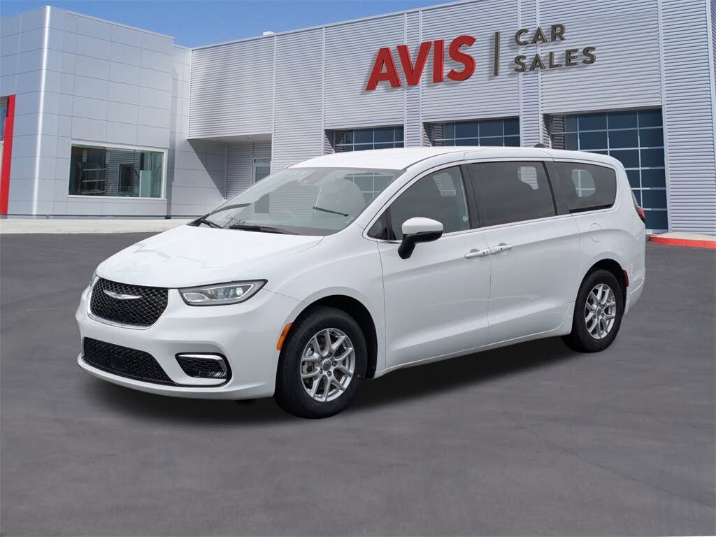 2023 Chrysler Pacifica Touring FWD