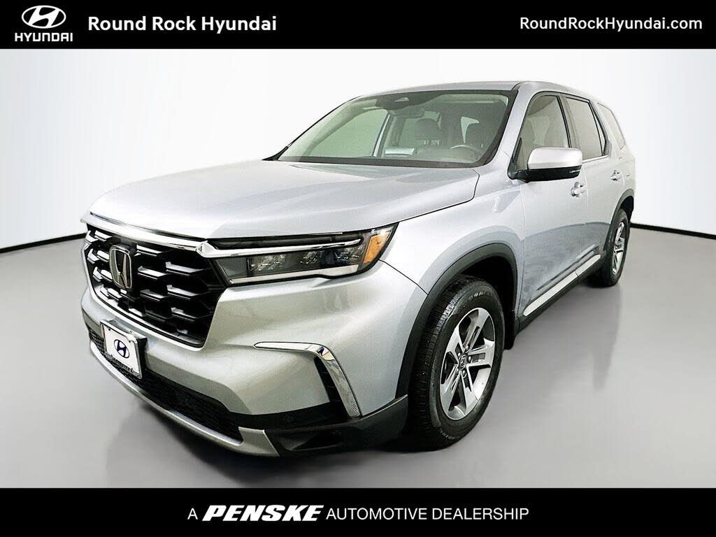 2024 Honda Pilot EX-L AWD with Captains Chairs