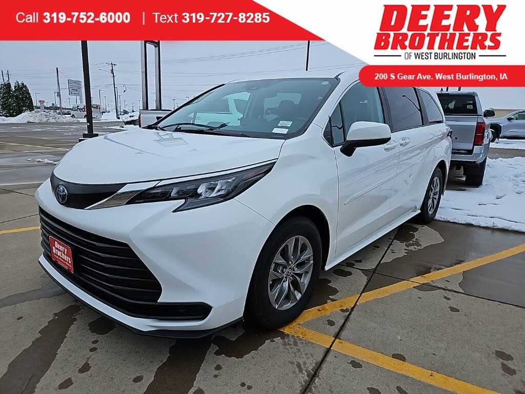 2024 Toyota Sienna LE 8-Passenger AWD