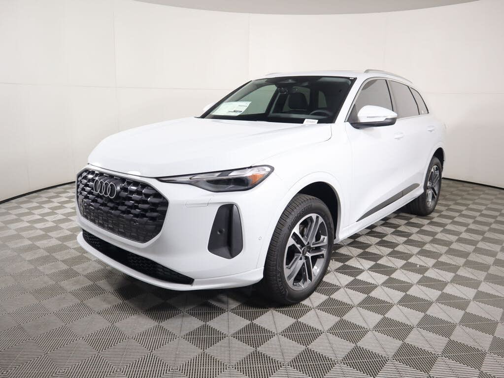 2025 Audi Q5 quattro Premium 40 TFSI