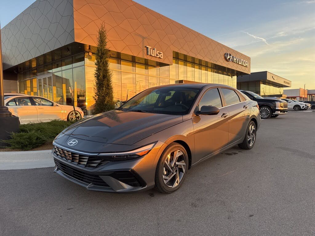 2025 Hyundai Elantra SEL Convenience FWD