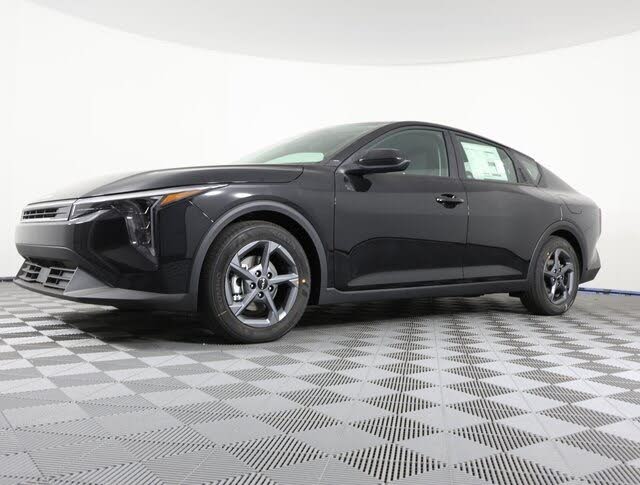 2025 Kia K4 LXS FWD