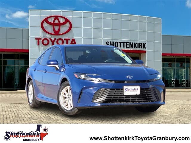 2025 Toyota Camry LE FWD