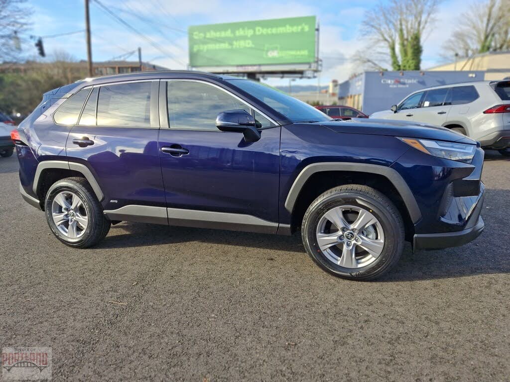2025 Toyota RAV4 Hybrid XLE AWD
