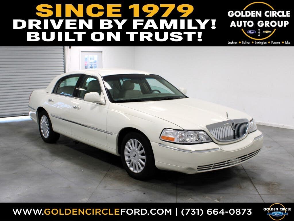 2005 Lincoln Town Car Signature