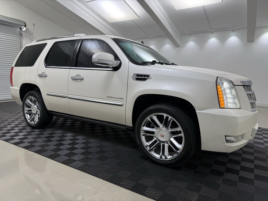 2013 Cadillac Escalade Platinum RWD