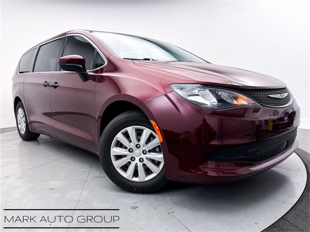 2021 Chrysler Voyager L FWD