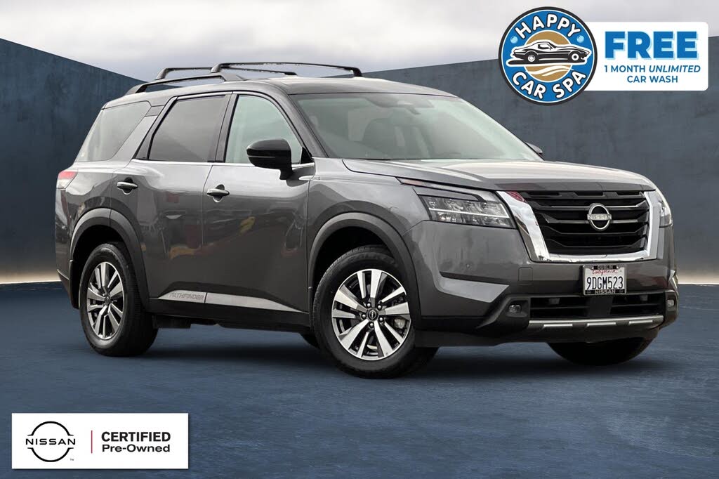 2022 Nissan Pathfinder SL 4WD