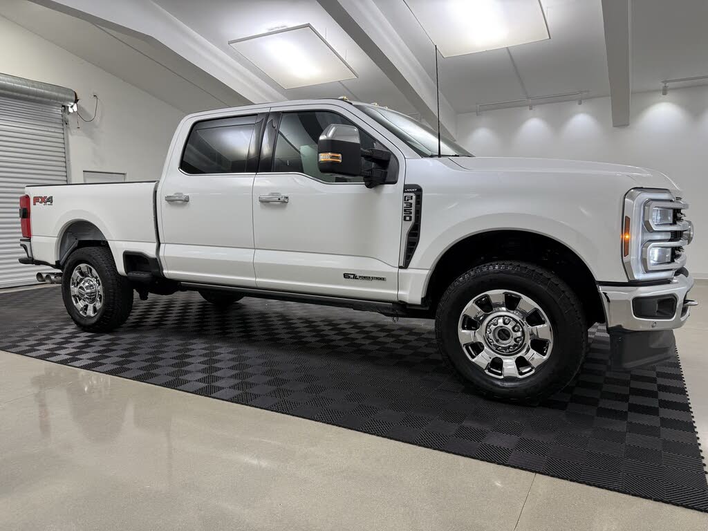 2024 Ford F-350 Super Duty Lariat Crew Cab 4WD