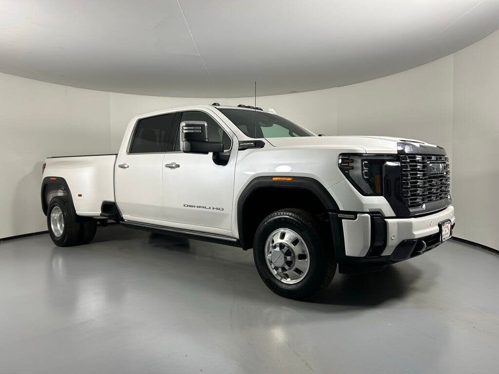 2024 GMC Sierra 3500HD Denali Ultimate Crew Cab 4WD