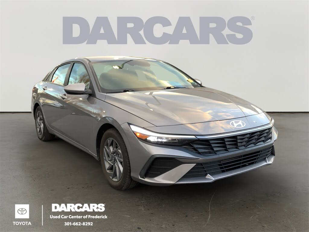 2024 Hyundai Elantra SEL FWD