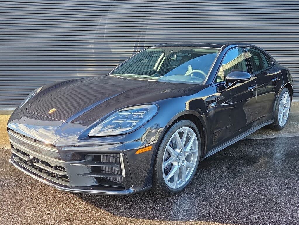 2026 Porsche Panamera 4 AWD