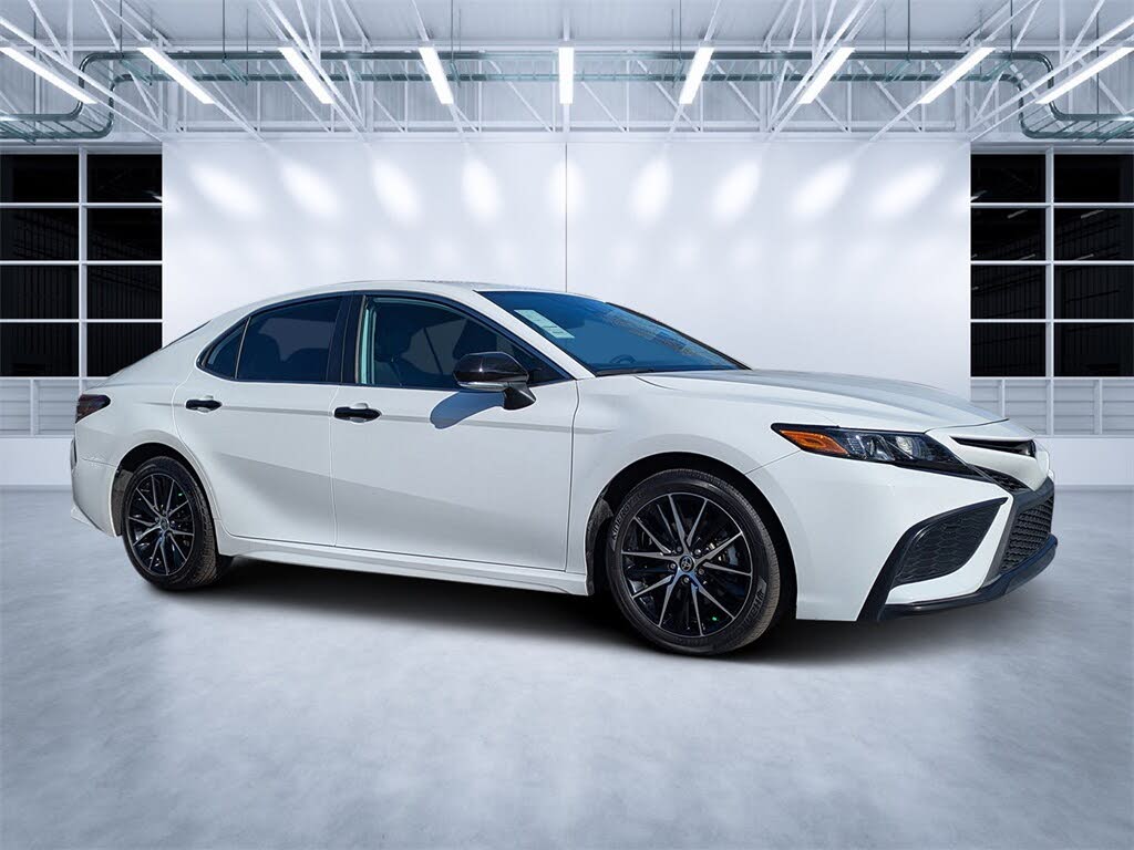 2022 Toyota Camry SE FWD