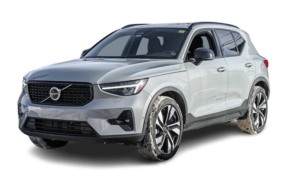 2024 Volvo XC40 B5 Plus Dark Theme AWD