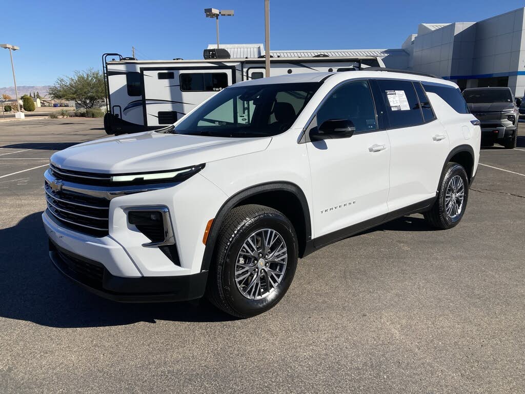 2025 Chevrolet Traverse LT FWD