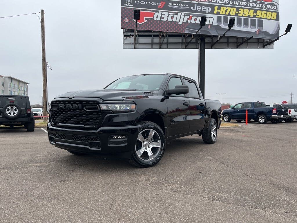 2026 RAM 1500 Express Crew Cab 4WD
