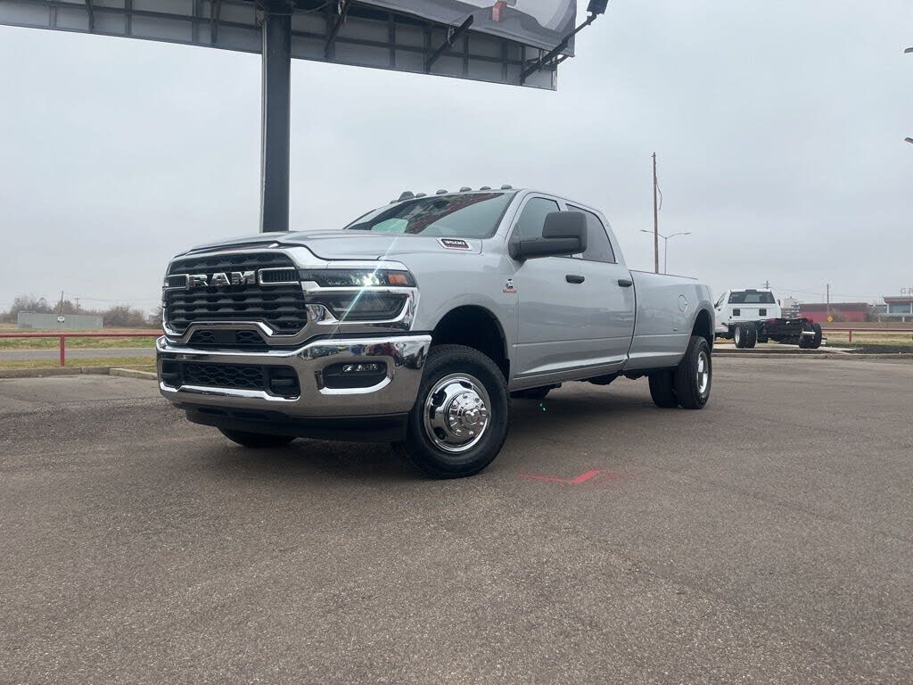 2026 RAM 3500 Tradesman Crew Cab LB DRW 4WD