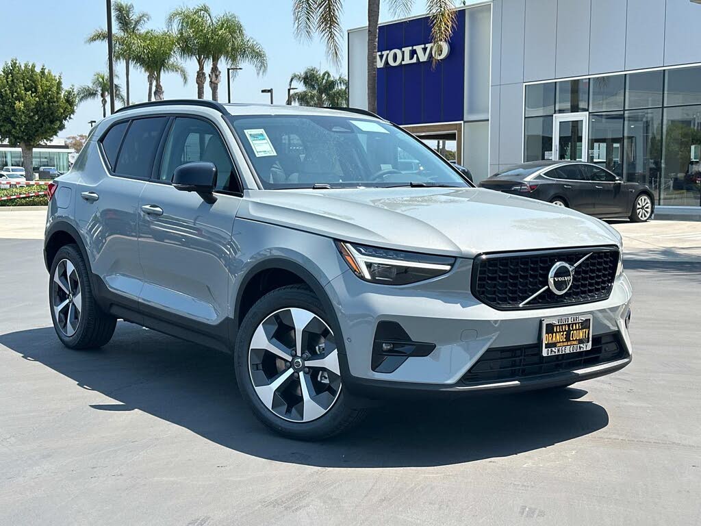 2026 Volvo XC40 B5 Plus AWD