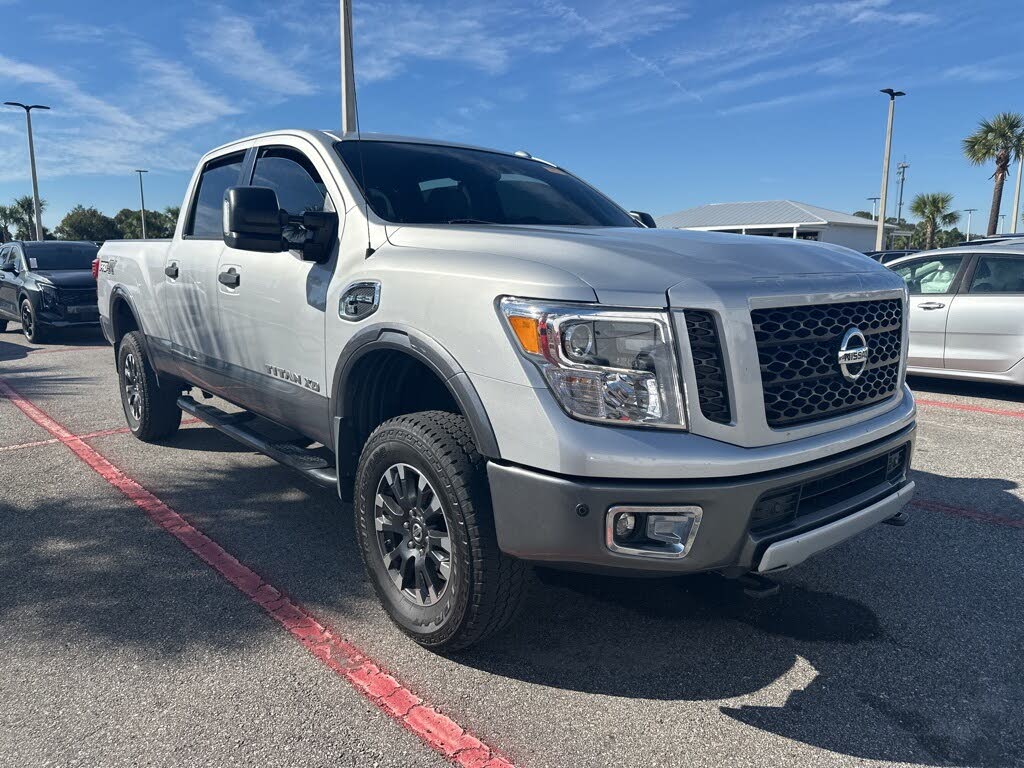 2019 Nissan Titan XD PRO-4X Crew Cab 4WD