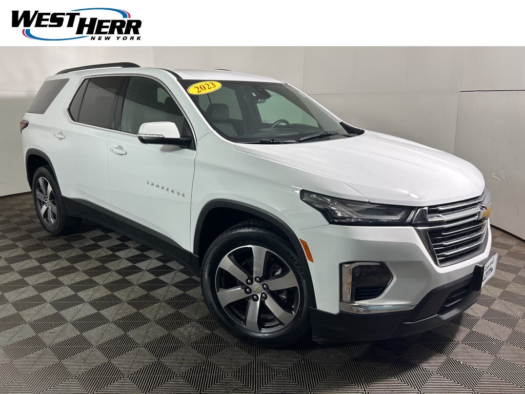 2023 Chevrolet Traverse LT Leather AWD