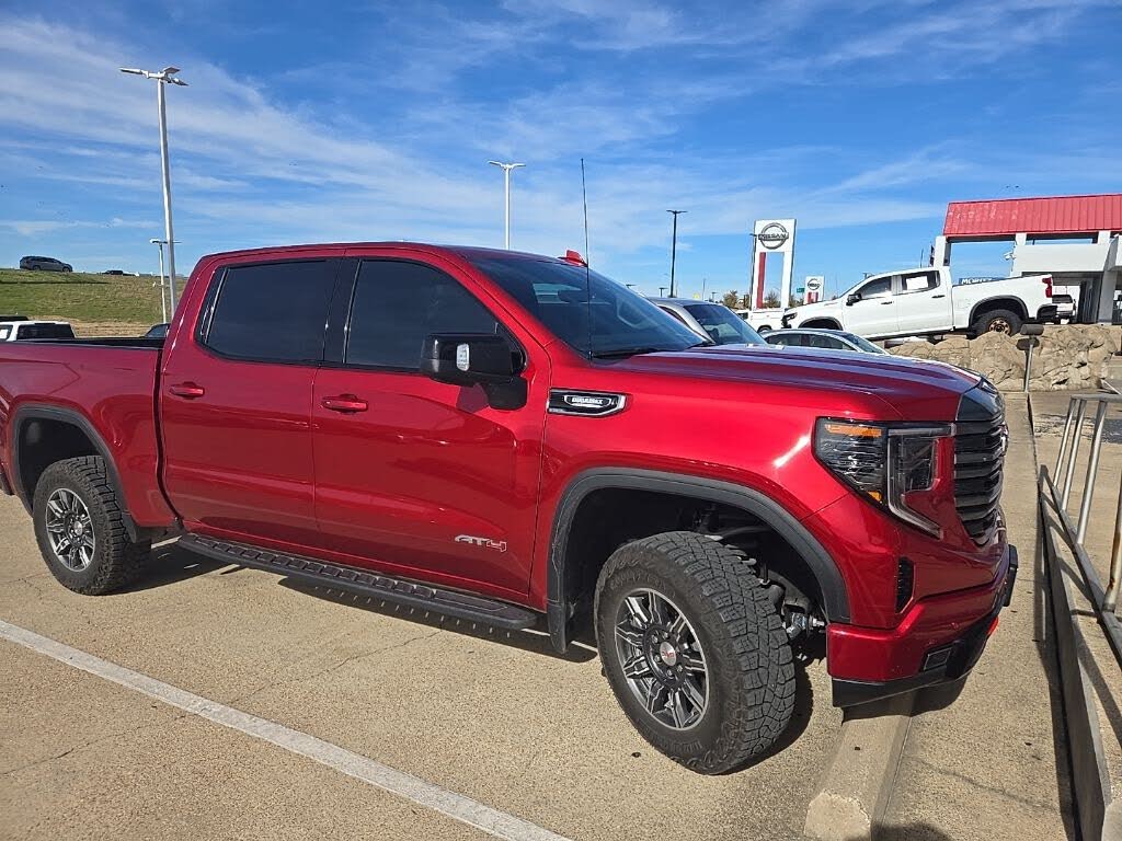 2024 GMC Sierra 1500 AT4 Crew Cab 4WD