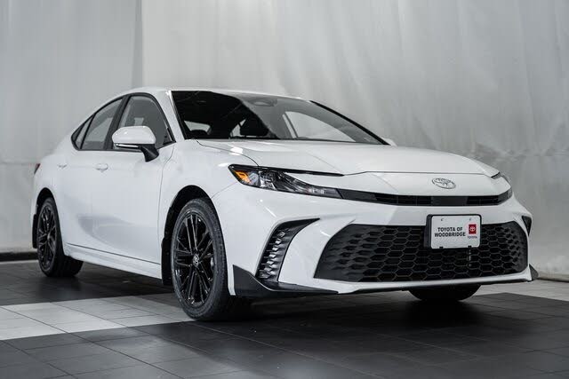 2025 Toyota Camry SE AWD