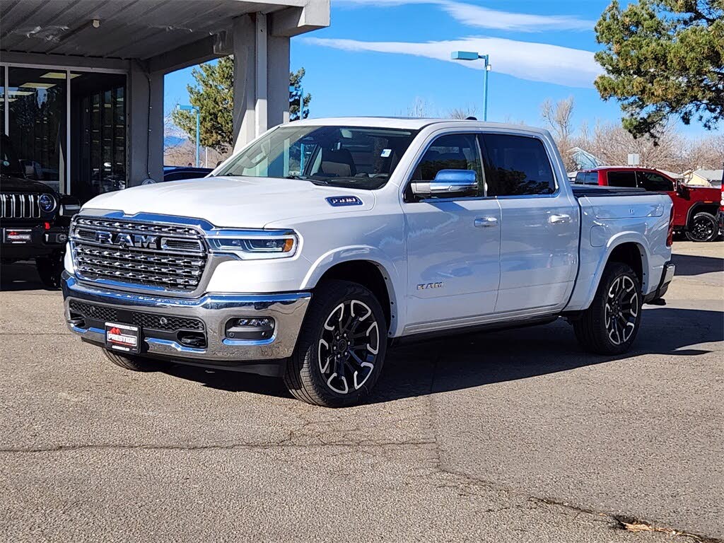2026 RAM 1500 Laramie Crew Cab 4WD