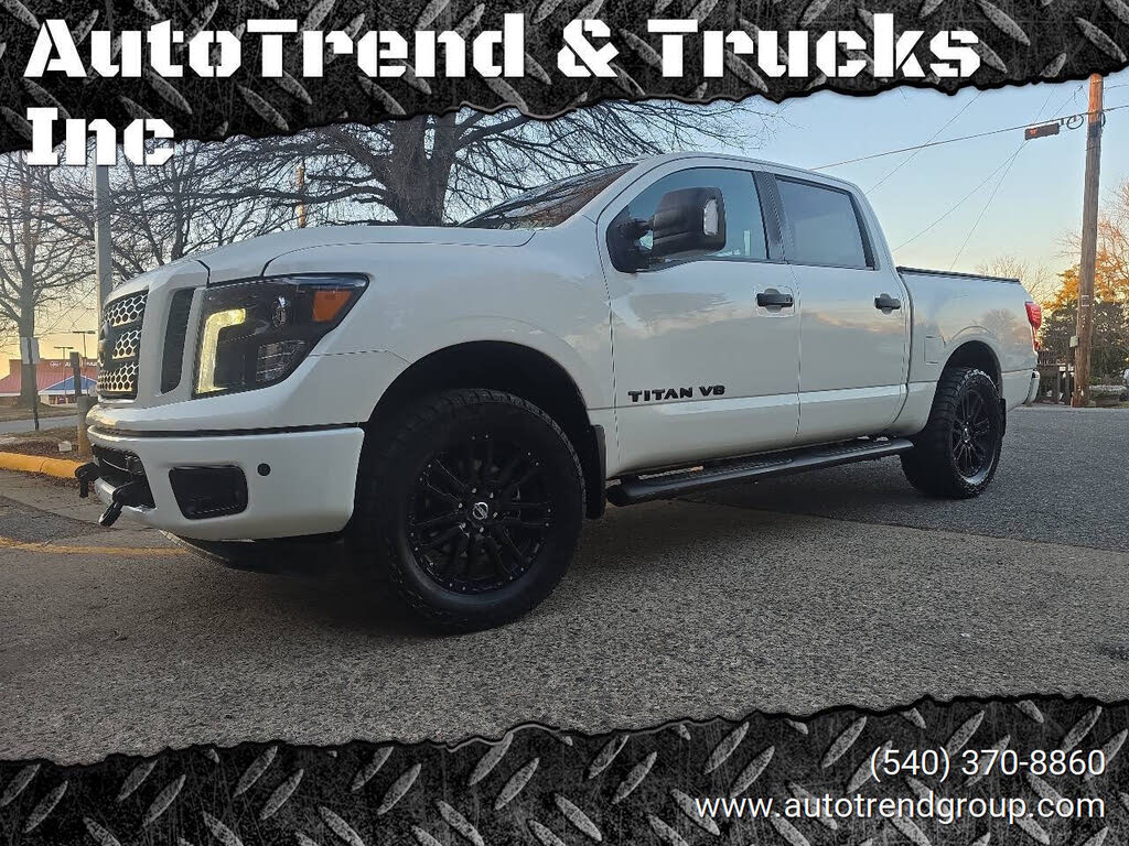 2018 Nissan Titan SV Crew Cab 4WD