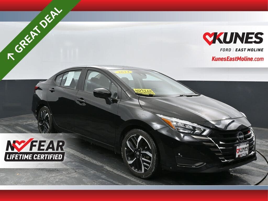 2024 Nissan Versa SR FWD