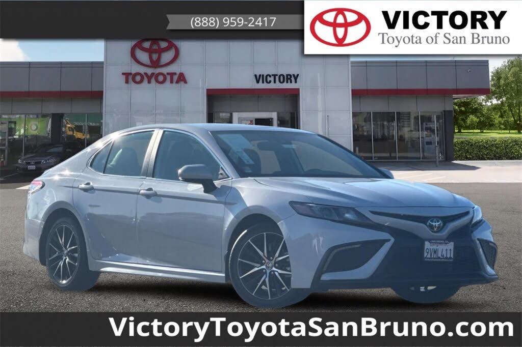 2024 Toyota Camry SE FWD